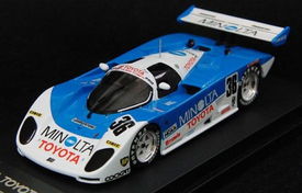 童心未泯，駕馭夢(mèng)想 六一兒童節(jié)，大男孩與四輛小車汽車的故事